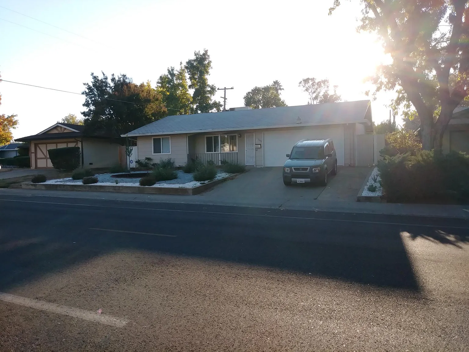 2092 El Manto Dr photo 1