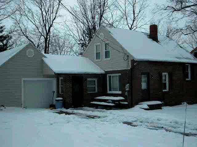 1st image of 836 Lake Dr #5