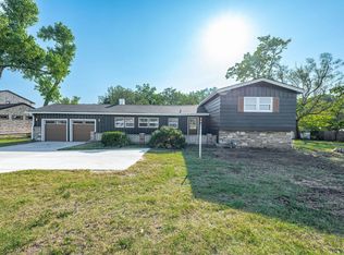 1520 S Andover Rd, Andover, KS 67002