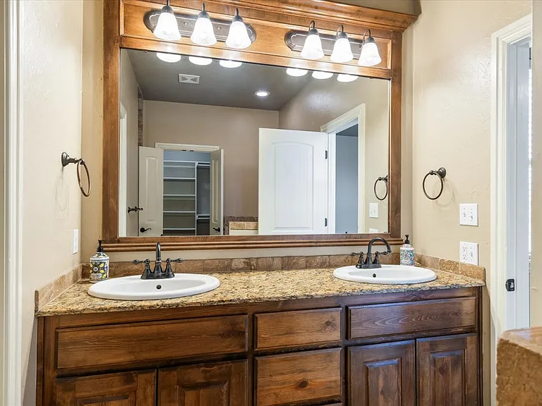 5701 NW Lady Marna Ave — Photo 22