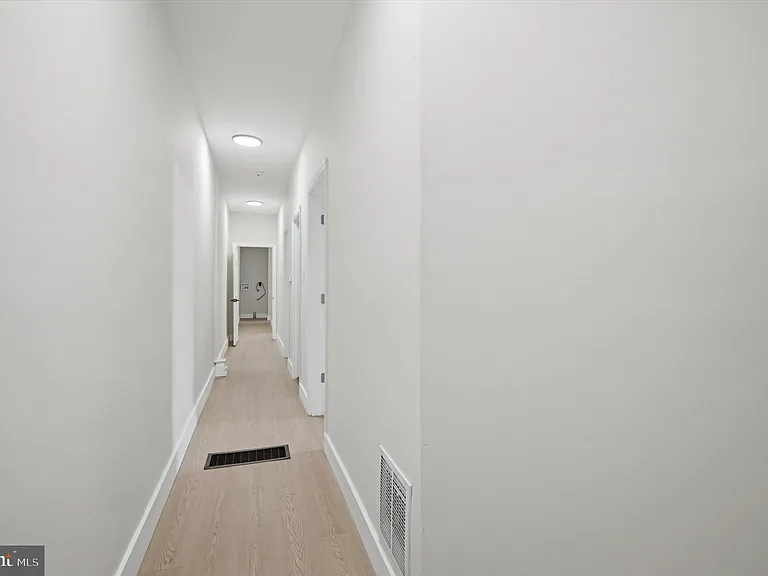 5400 Angora Ter — Photo 3