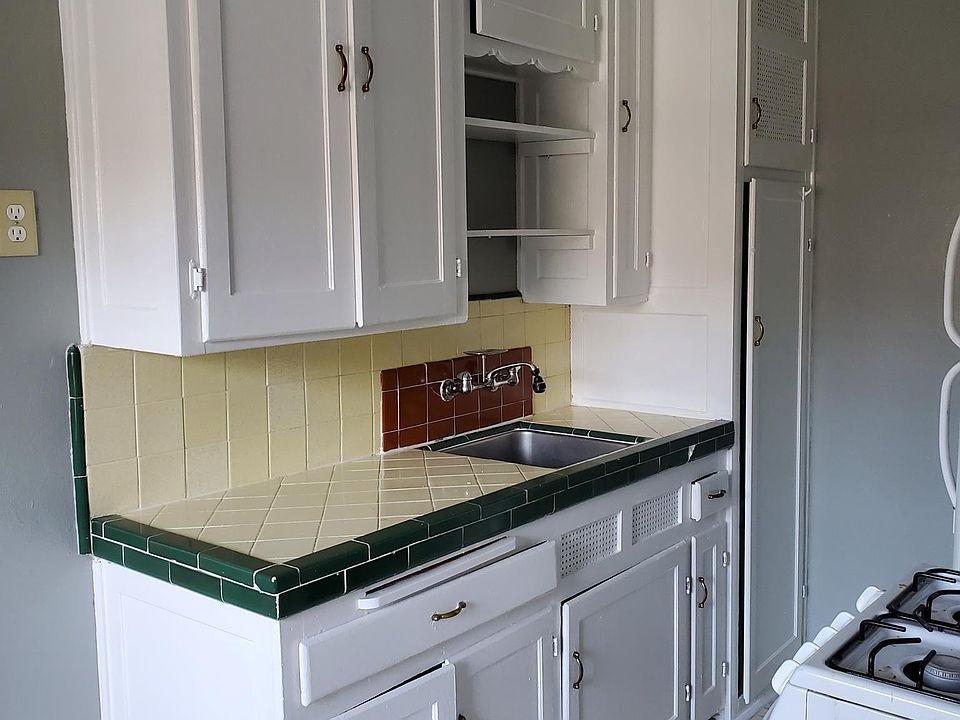 1st image of 502 Flower St