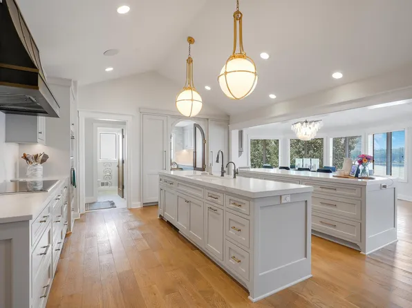 7998 Ithaca Ln N, Maple Grove, MN 55311