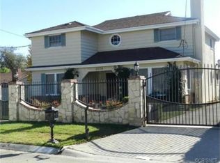 22714 Calvert St, Woodland Hills, CA 91367