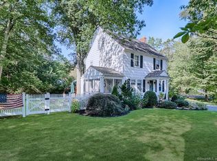 1233 Melville Ave, Fairfield, CT 06825