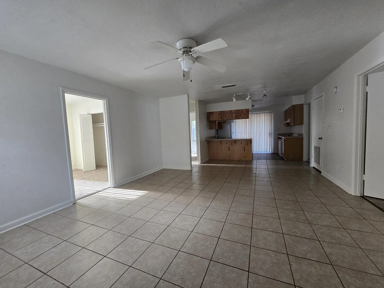 4 bed, 1353 sqft, $2,800 — Photo 2