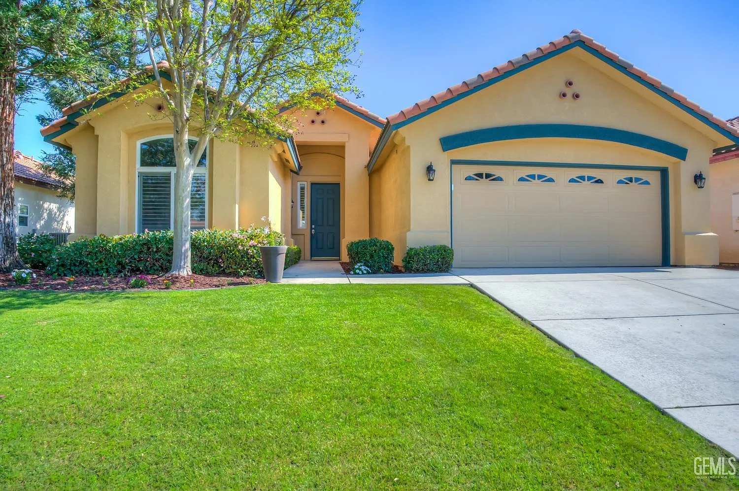 2016 Snowdrop Dr photo 1