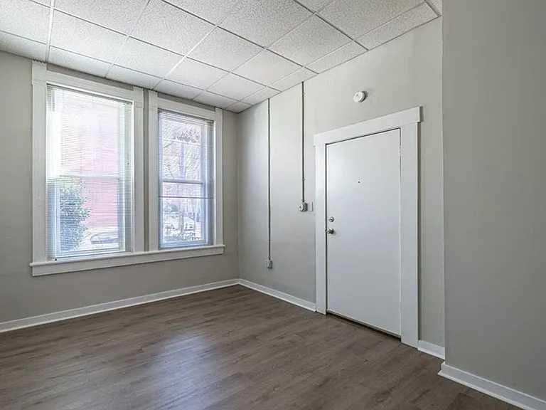 102 N Lombardy St — Photo 2