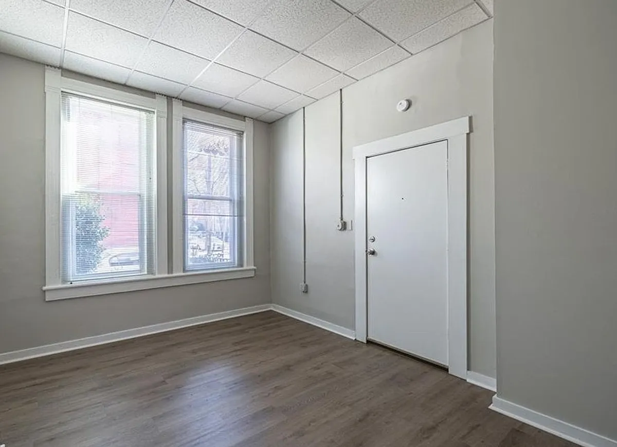 Building Photo - 102 N Lombardy St