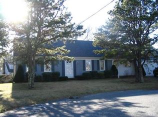 1 Field Ln, Harwich Port, MA 02646