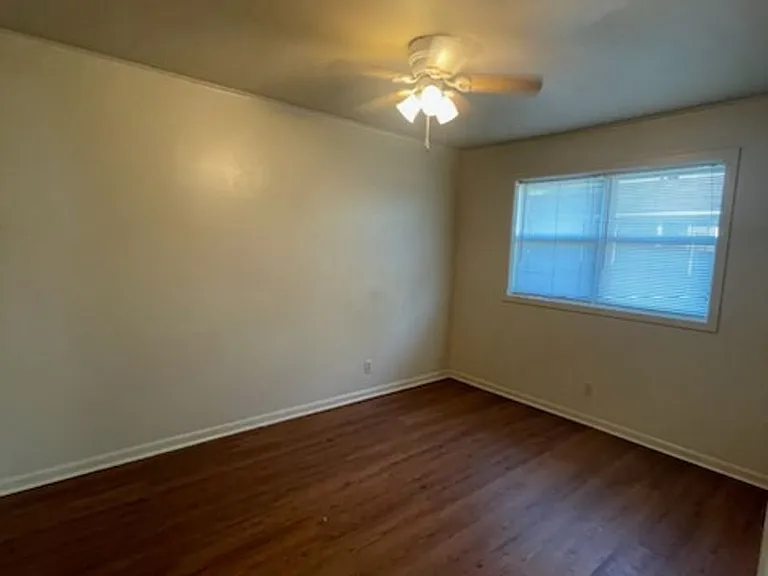 606 S Trenton St #8 — Photo 4