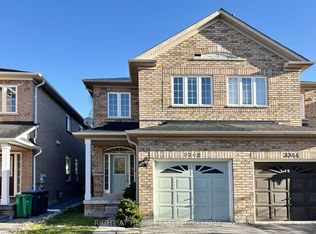 3342 Fountain Park Ave, Mississauga, ON L5M 7E2