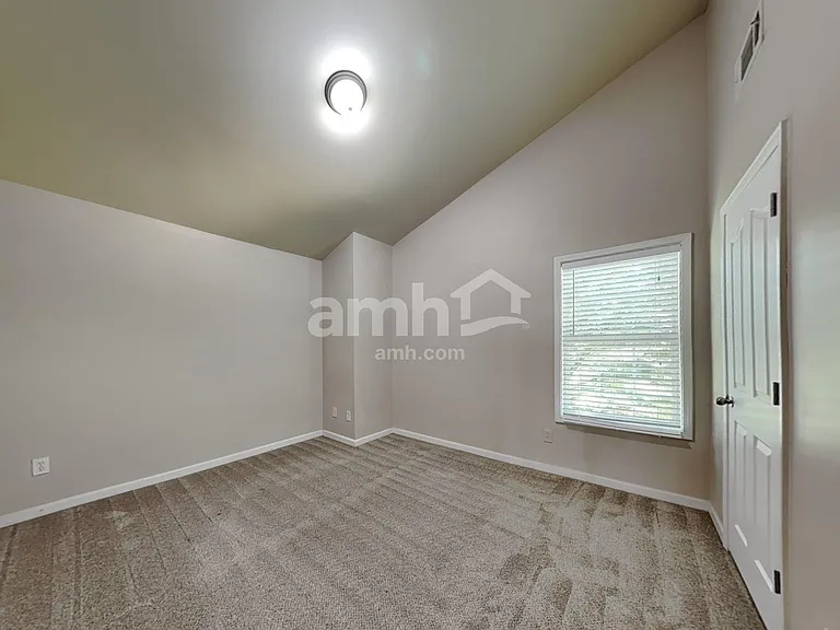 5203 Catrina Way — Photo 14