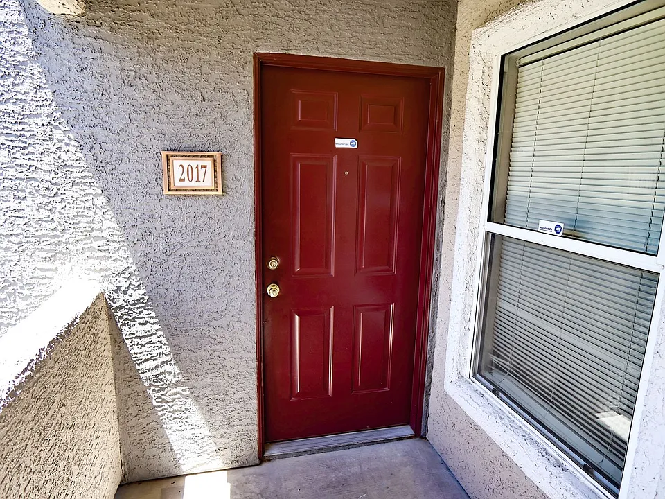 5055 W Hacienda Ave #2017
