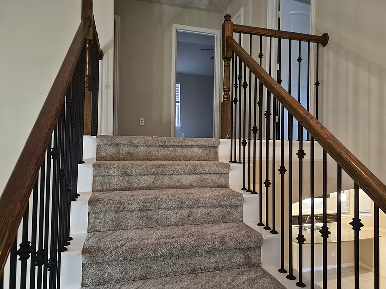 504 Eastland Dr — Photo 14