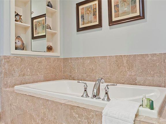5th image of 310A Padre Blvd