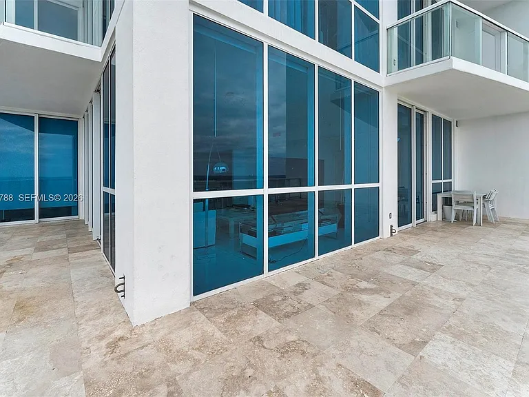 50 S Pointe Dr #2102 — Photo 12