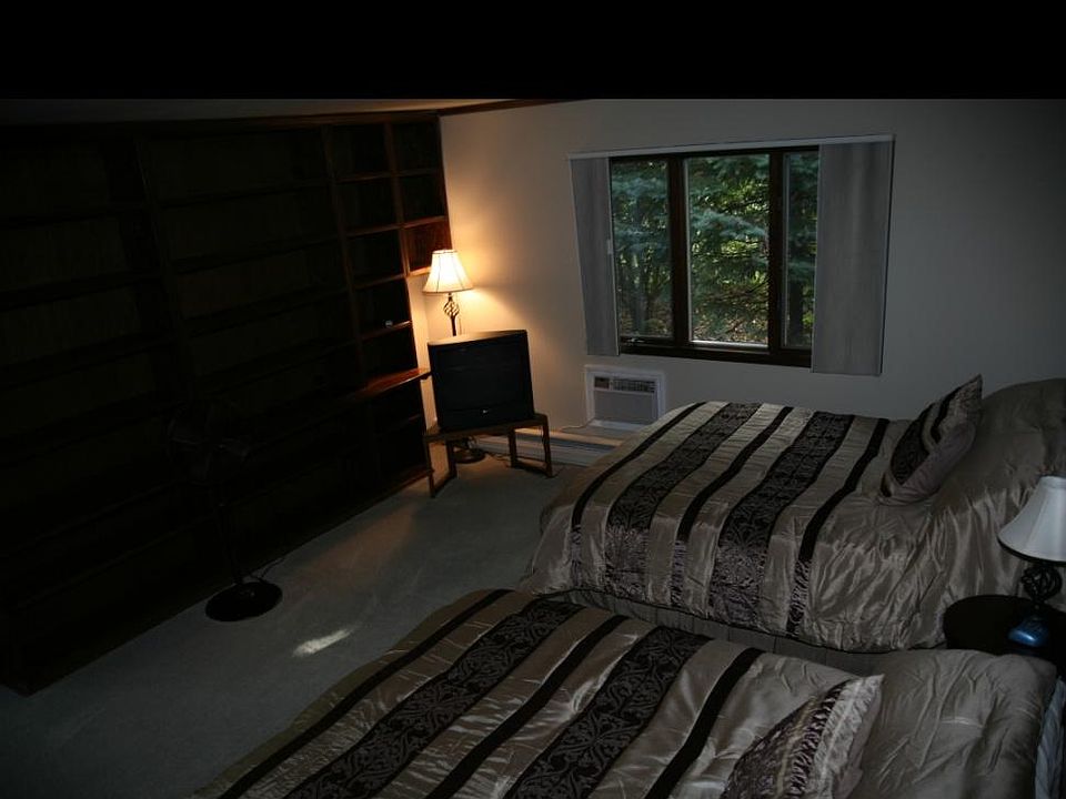 1st image of 212 Darby Pl
