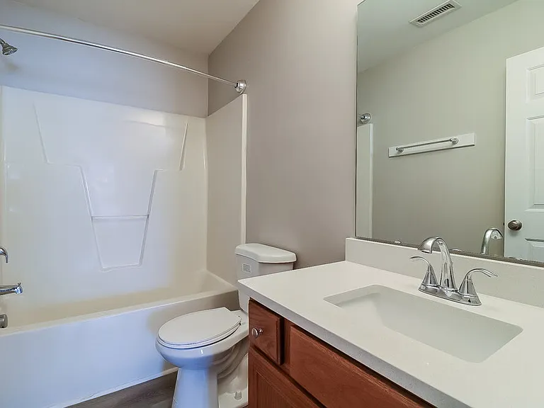 2826 Filbert St — Photo 13