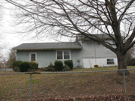 2nd image of 928 Elizabeth Dr