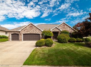 3427 Shelly Dr, Seven Hills, OH 44131
