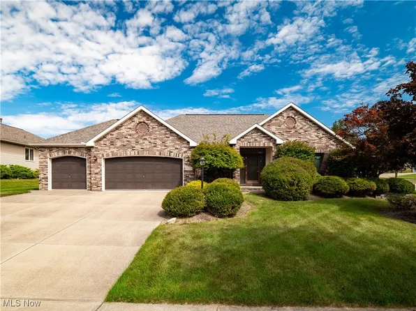 3427 Shelly Dr, Seven Hills, OH 44131