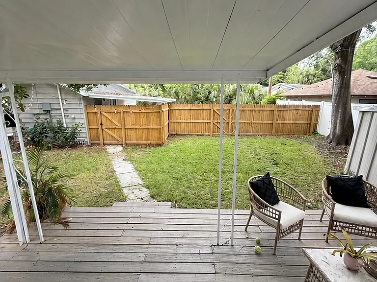 4624 Iris St N — Photo 20