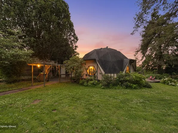 2450 Drake Hill Rd, Fortuna, CA 95540