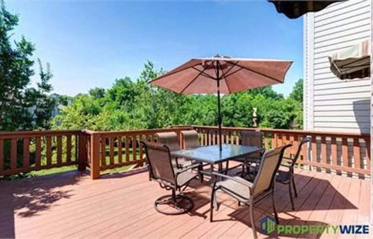 7646 Oldfield Ln — Photo 3