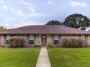 101 Pullin Dr, Youngsville, LA 70592