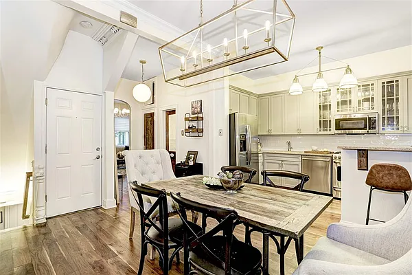 Sold by Christie's International R.E. North Jersey, Inc. | media 13