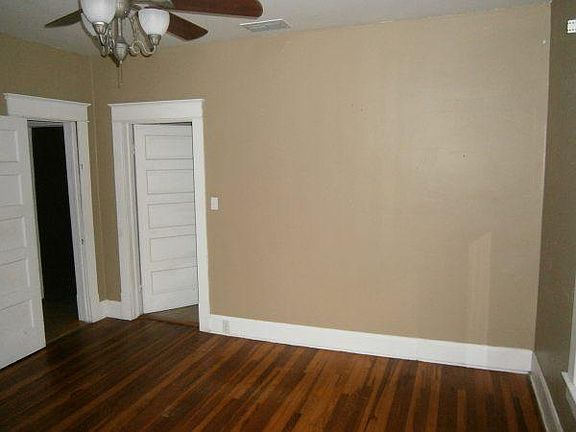 3rd image of 1005 South Blvd