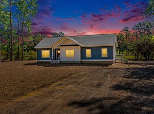 183 Shawnee Rd, Kilmarnock, VA 22482