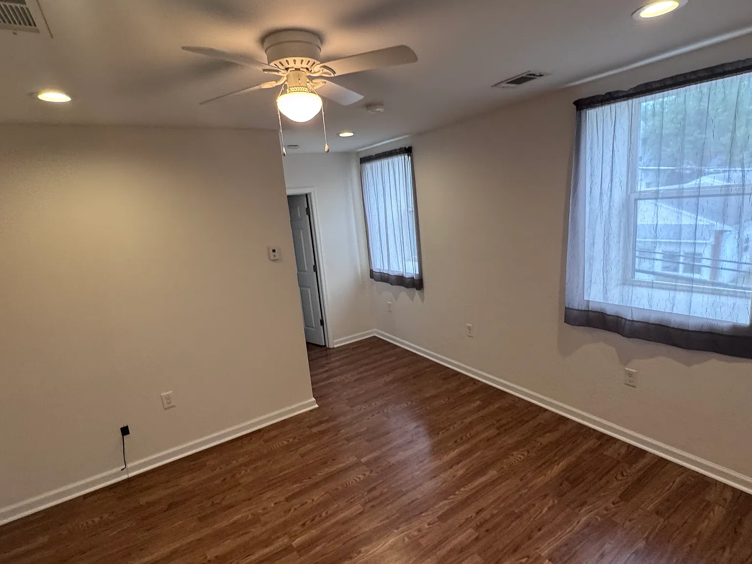 1 bed, 750 sqft, $1,375 — Photo 4