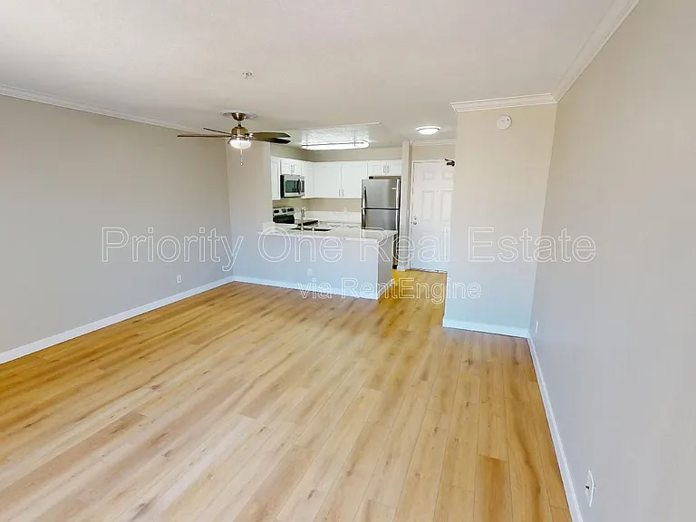 8889 Caminito Plaza Centro #7339 — Photo 13