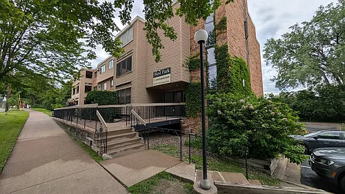 1034 Cleveland Ave S #206 Photo 1