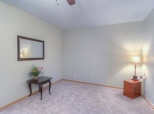 1548 Grand Dr #217-5, Dekalb, IL 60115