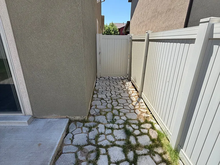4 Arnold Dr — Photo 37