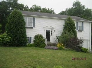 48 Remington Farm Dr, Coventry, RI 02816