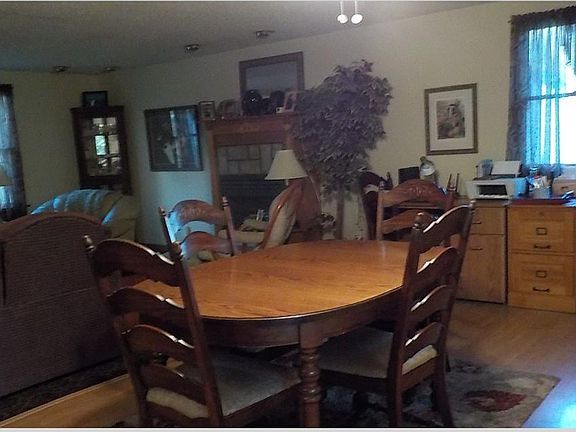 3rd image of 191 Eastwood Dr