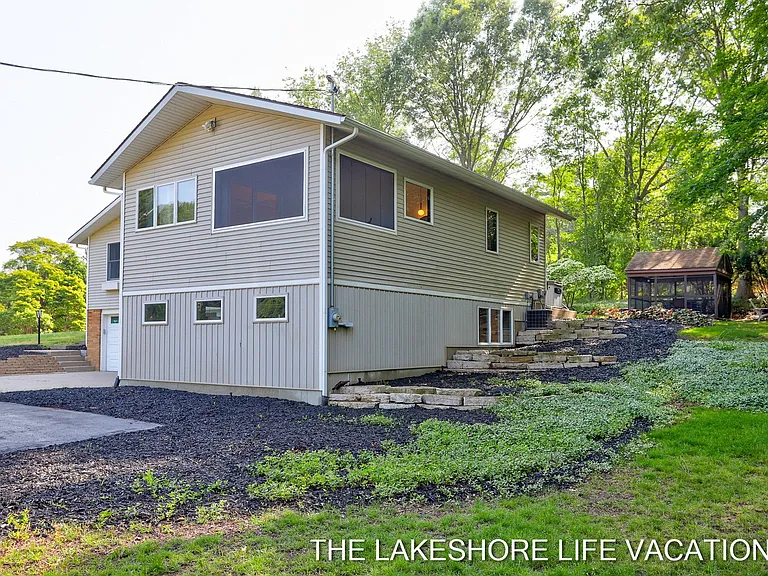 3892 Lakeridge Dr — Photo 34