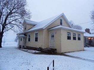 702 E 16th St, Sterling, IL 61081