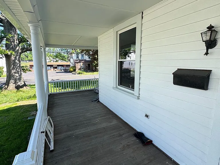 683 Knowles Ave — Photo 3