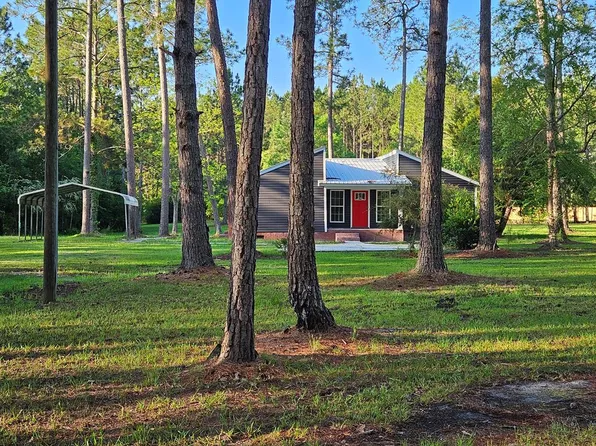 108 Starling Ln, Ray City, GA 31645