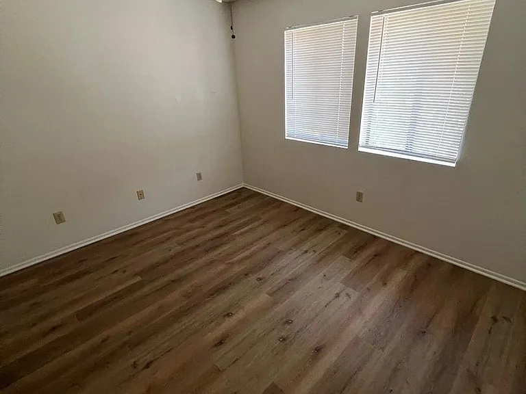 328 S Eureka St — Photo 12