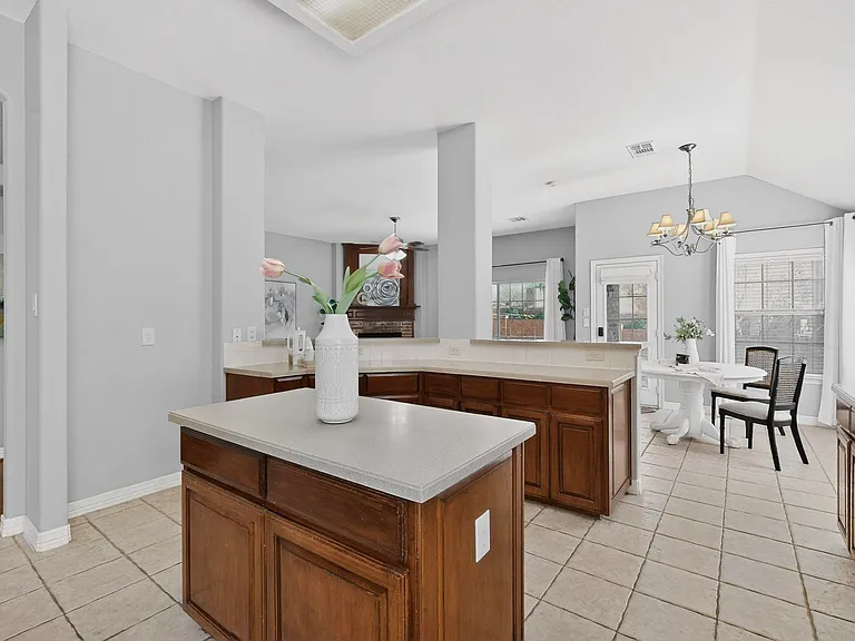 100 Shumard Ct — Photo 12