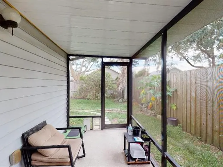 1413 Tiverton Dr — Photo 3