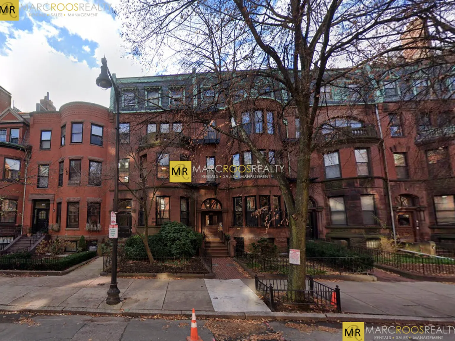 Studio, 650 sqft, $2,300 — Photo 3