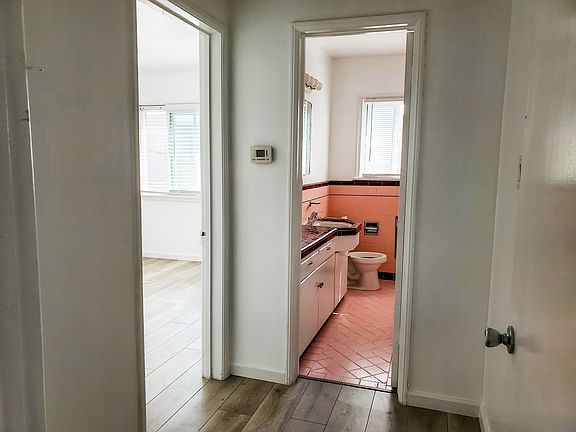 5th image of 1125 S Cochran Ave APT 6
