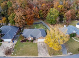 199 Diamond Point Dr, Maumelle, AR 72113